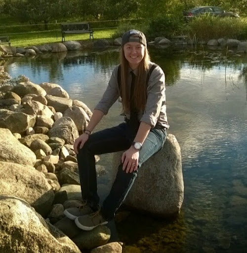 Sara Lind Photo 15