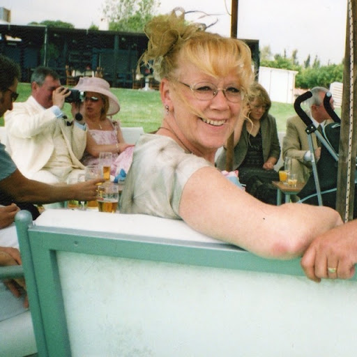 Hazel Taylor Photo 17