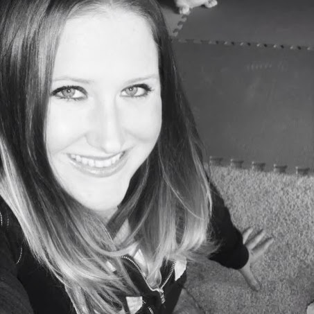 Angie Lambert Photo 30