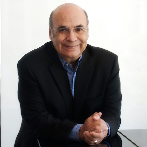 Eduardo Magallanes Photo 18