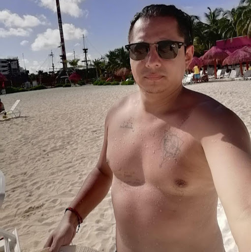 Arturo Rios Photo 30