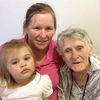 Debbie Grogan Photo 7