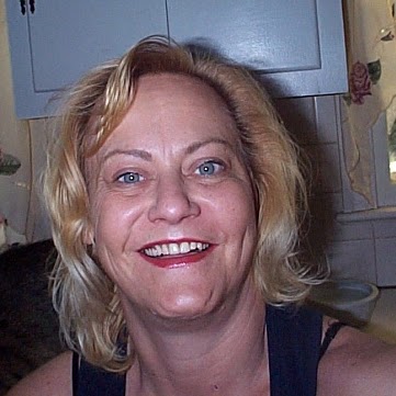 Julie Flanagan Photo 16