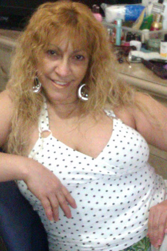 Evelyn Vega Photo 15
