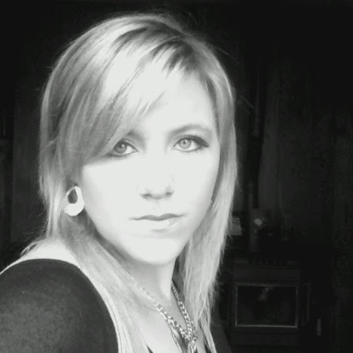 Lisa Strawn Photo 25