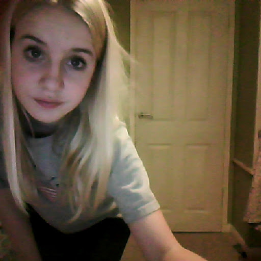 April Mills Photo 15