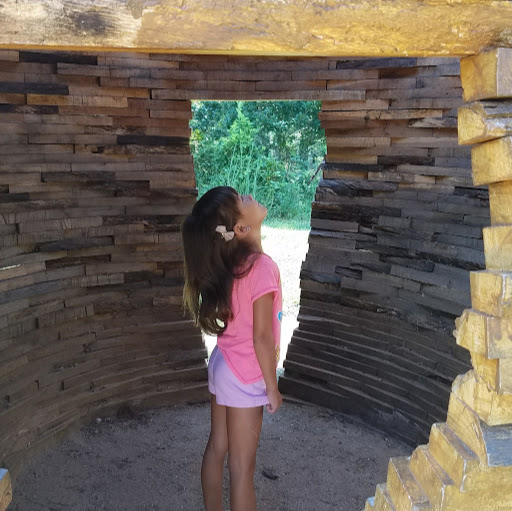 Emily Ward Photo 15