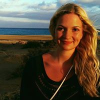 Sarah Reinhold Photo 5