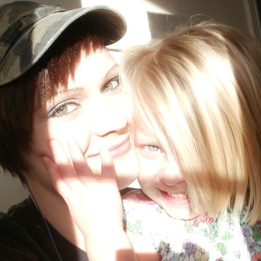 Sara Brown Photo 34