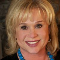 Joan Everett Photo 19