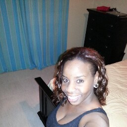 Maxine Oliver Photo 5