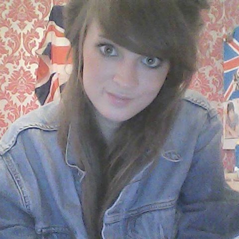 Beth Armstrong Photo 21