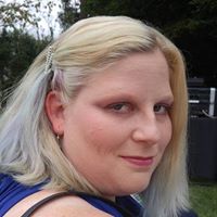 Julie Selby Photo 13