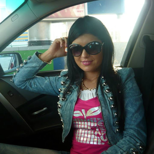 Alicia Iglesias Photo 9