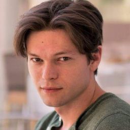 Kevin Tomlinson Photo 39
