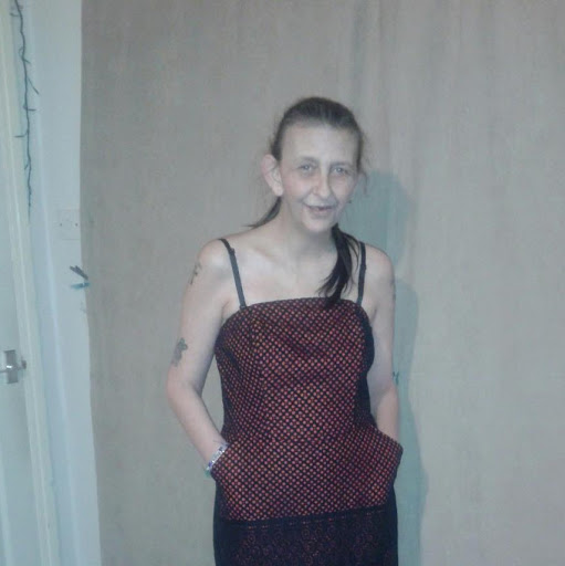 Julie Clifton Photo 11