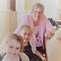 Faye Tucker Photo 15