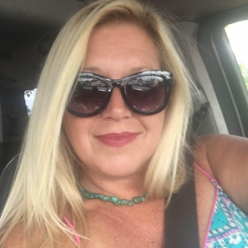 Sarah Skaggs Photo 16