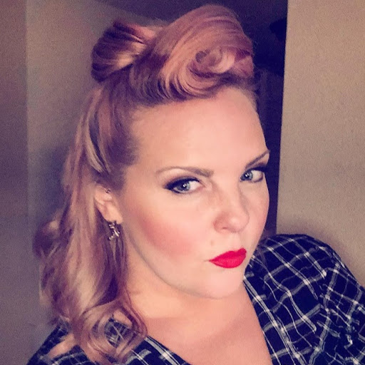 Allison Peters Photo 18