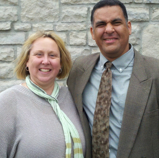 Julie Peralta Photo 6