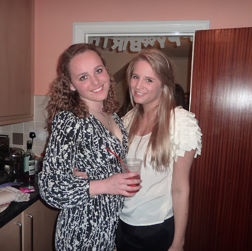 Victoria Kirby Photo 8