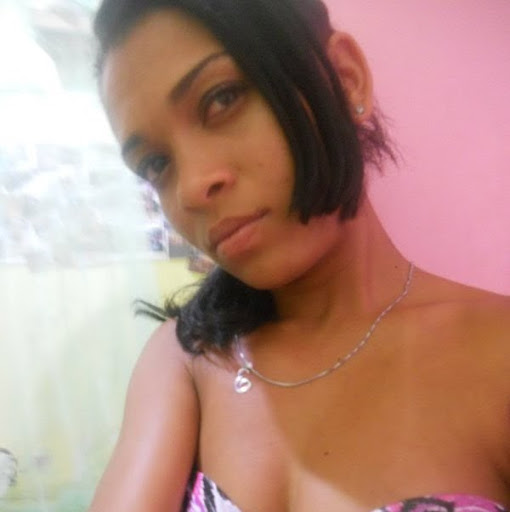 Elisabeth Lima Photo 17