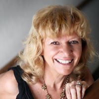 Marilyn Kelly Photo 17