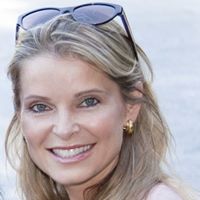 Stacey Tucker Photo 22