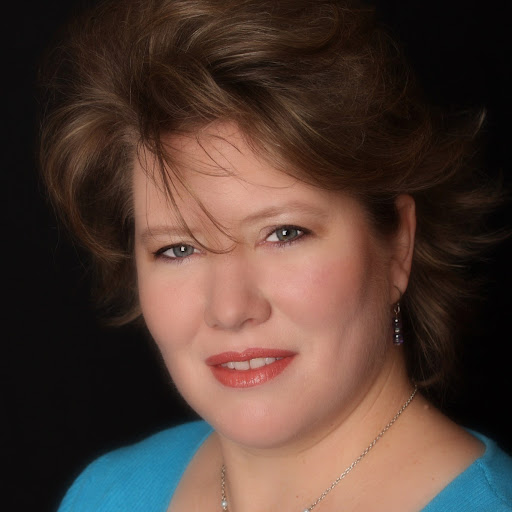 Julie Gates Photo 43
