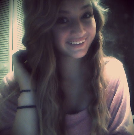 Annie Richardson Photo 12