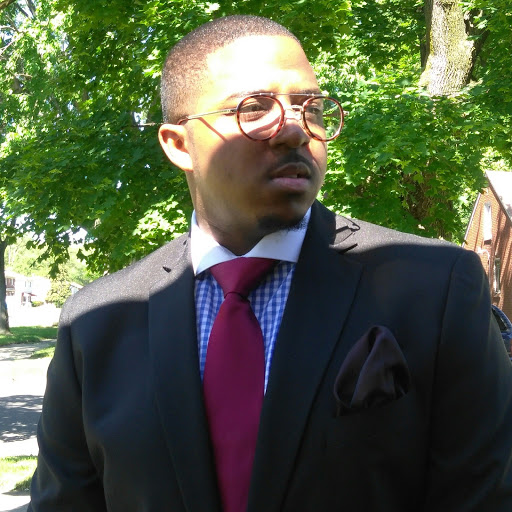 Eugene Thompson Photo 36