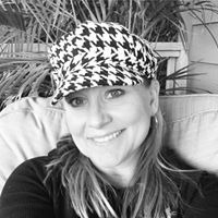 Michele Mullinax Photo 13