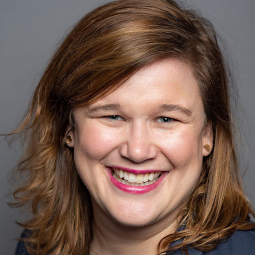 Hannah Edwards Photo 17