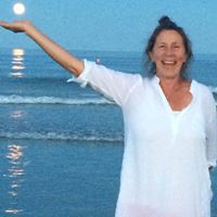 Ellen Mitchell Photo 35