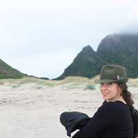 Caroline Winters Photo 22