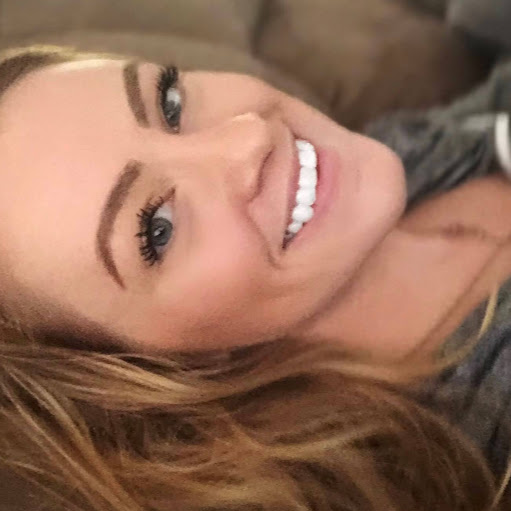 Stephanie Wills Photo 32