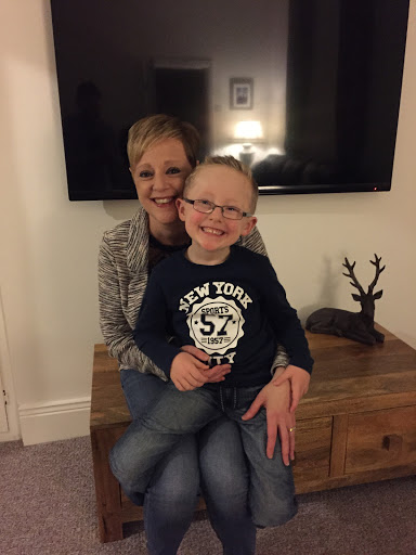 Laura Giles Photo 39