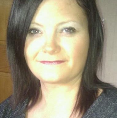 Lucy Downing Photo 3