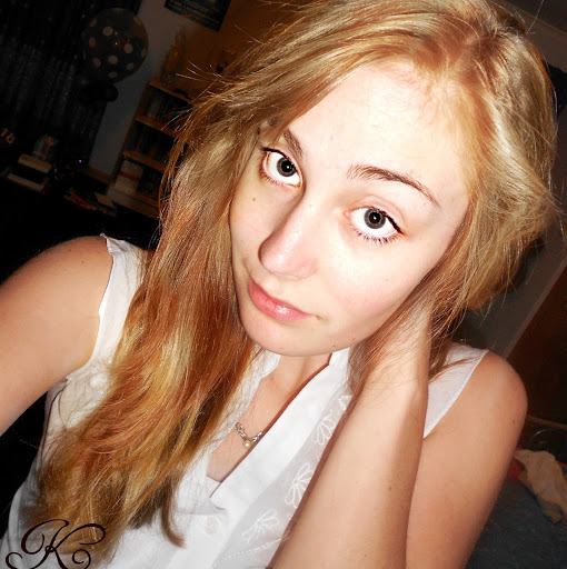 Kate Nichols Photo 18