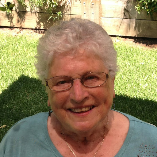 Robin Andrews Photo 9