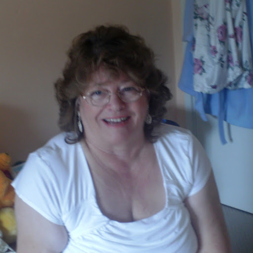 Pauline Thompson Photo 31