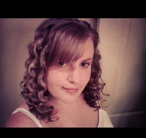 Danielle Powell Photo 21