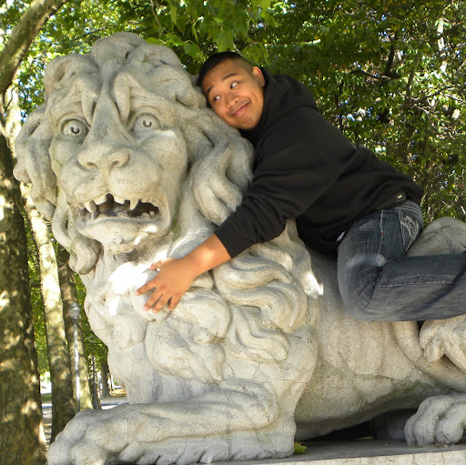 Stephen Reyes Photo 19