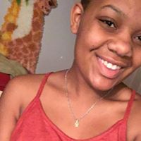 Renee Stuart Photo 14