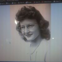 Ellen Watts Photo 24