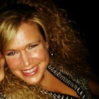Traci Woods Photo 9