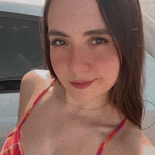 Erika Tapia Photo 21