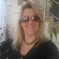 Angela Pedersen Photo 29