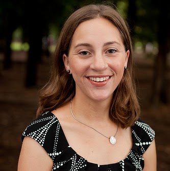 Jillian Anderson Photo 12