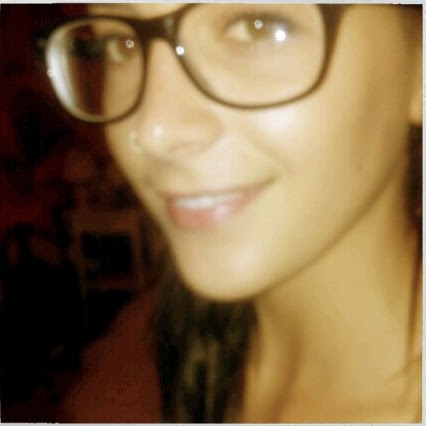 Esther Banks Photo 4